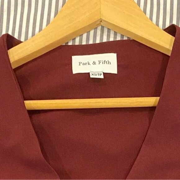 Park & Fifth Elegant Burgundy Wrap Dress Size XS - Picture 3 of 3